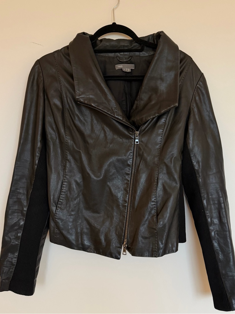 Vince 100% Black Leather Moto Jacket Size Large Bikercore Motorcycle